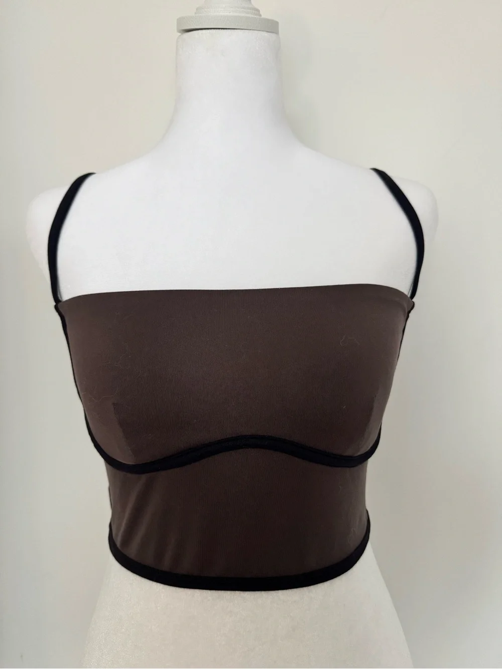 Alo sports bra- cute activewear (missing removable bra pad)